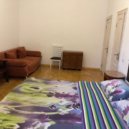 Guest Rooms Львів Екстер'єр фото
