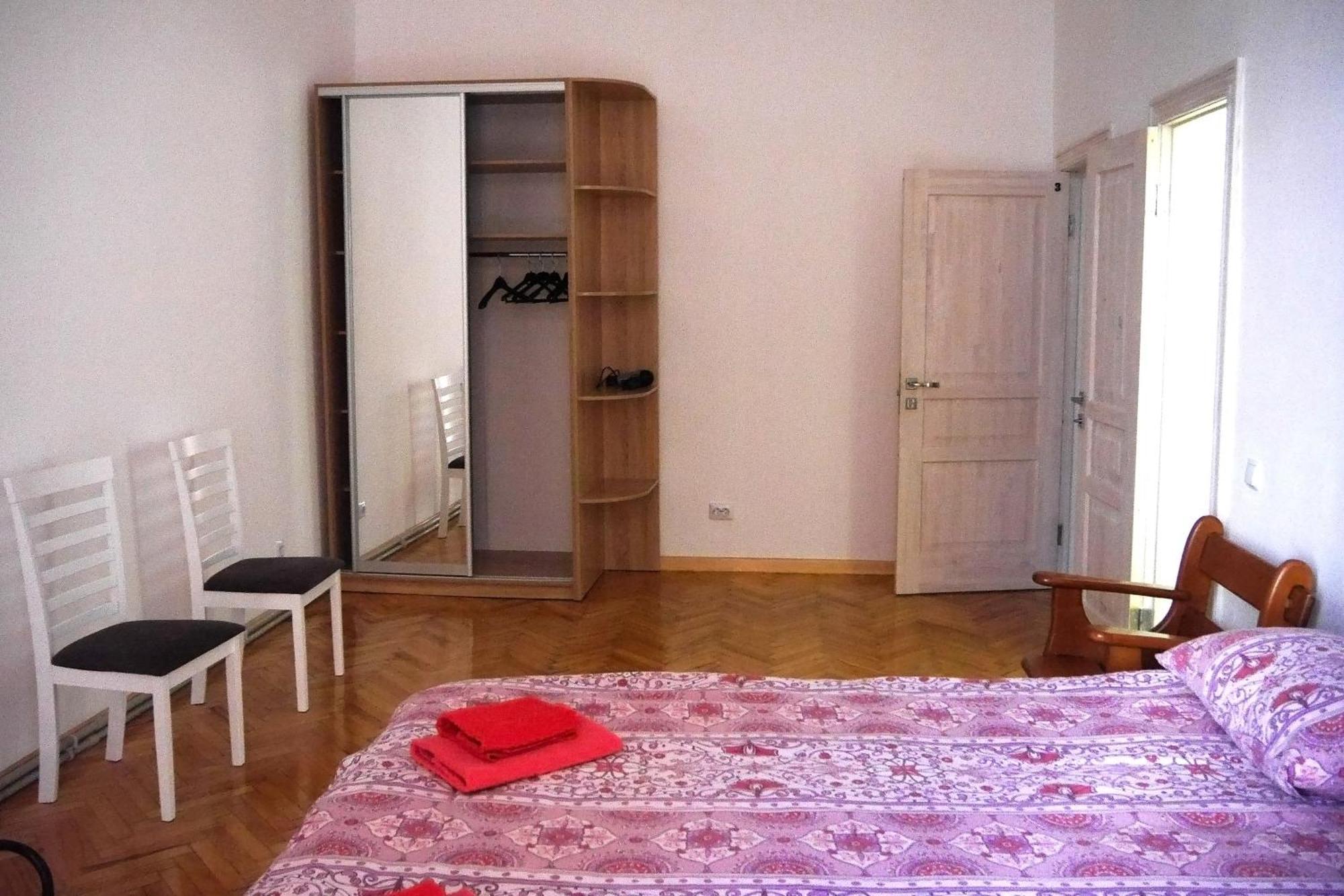 Guest Rooms Львів Екстер'єр фото